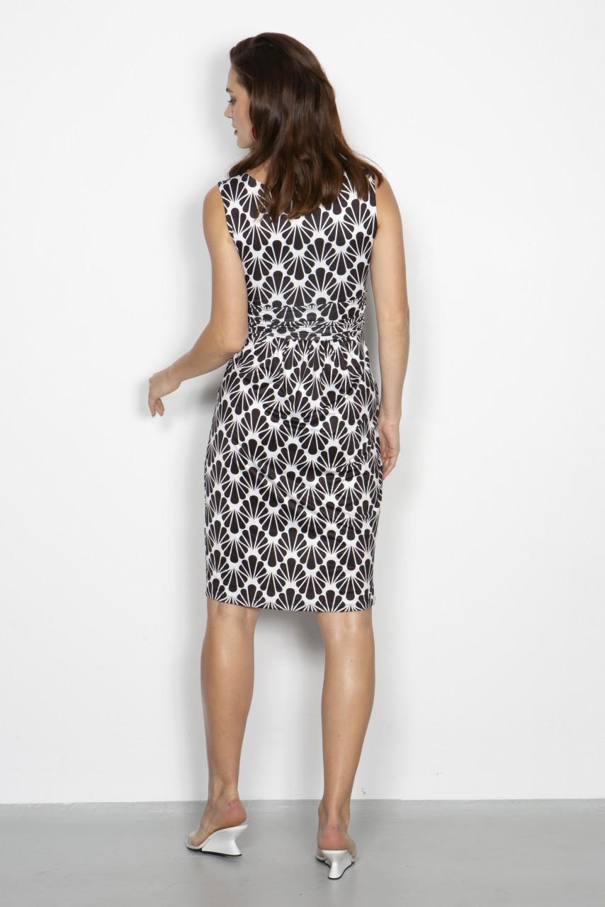 Marivie Focused and unimpressed seashell black Dress Großer Ausverkauf