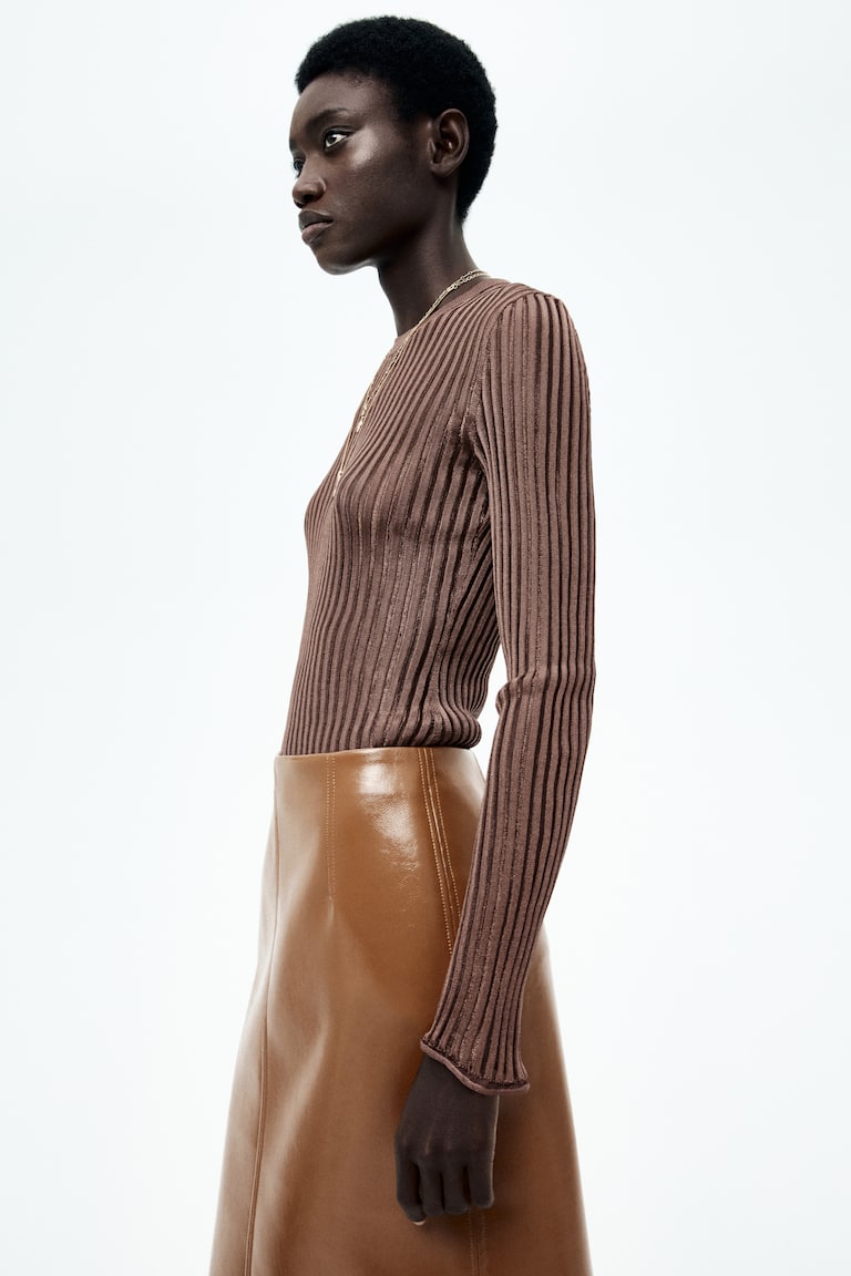 H&M Durchscheinendes Shirt in Rippstrick Zeitlich begrenztes Angebot