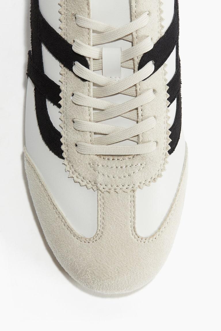 H&M Sneaker 50% Rabatt mit kostenlosem Versand