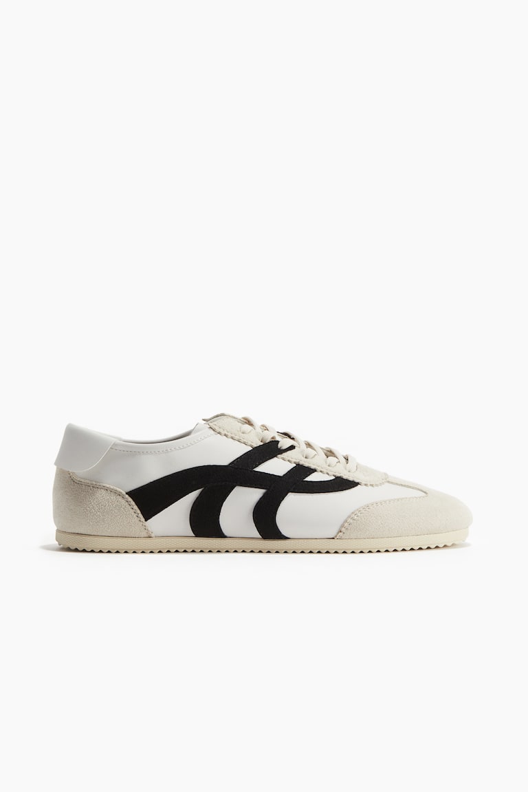 H&M Sneaker Clearance-Verkauf