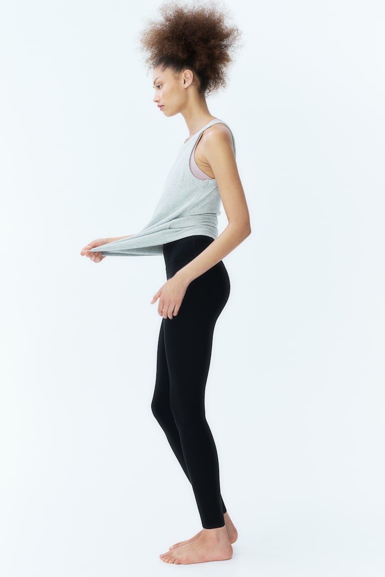 H&M Yoga-Leggings mit SoftMove™ Lycra® Osterangebot