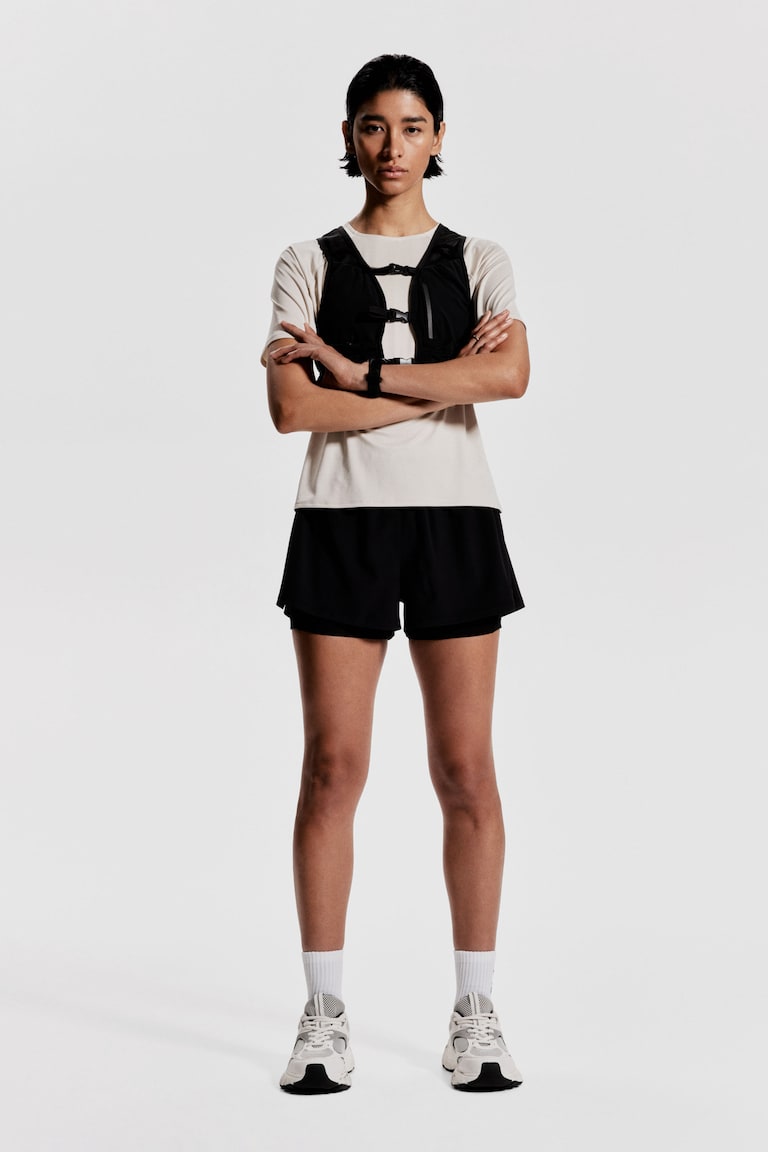H&M Doppellagige Laufshorts mit DryMove™ Begrenzt auf 3 Tage