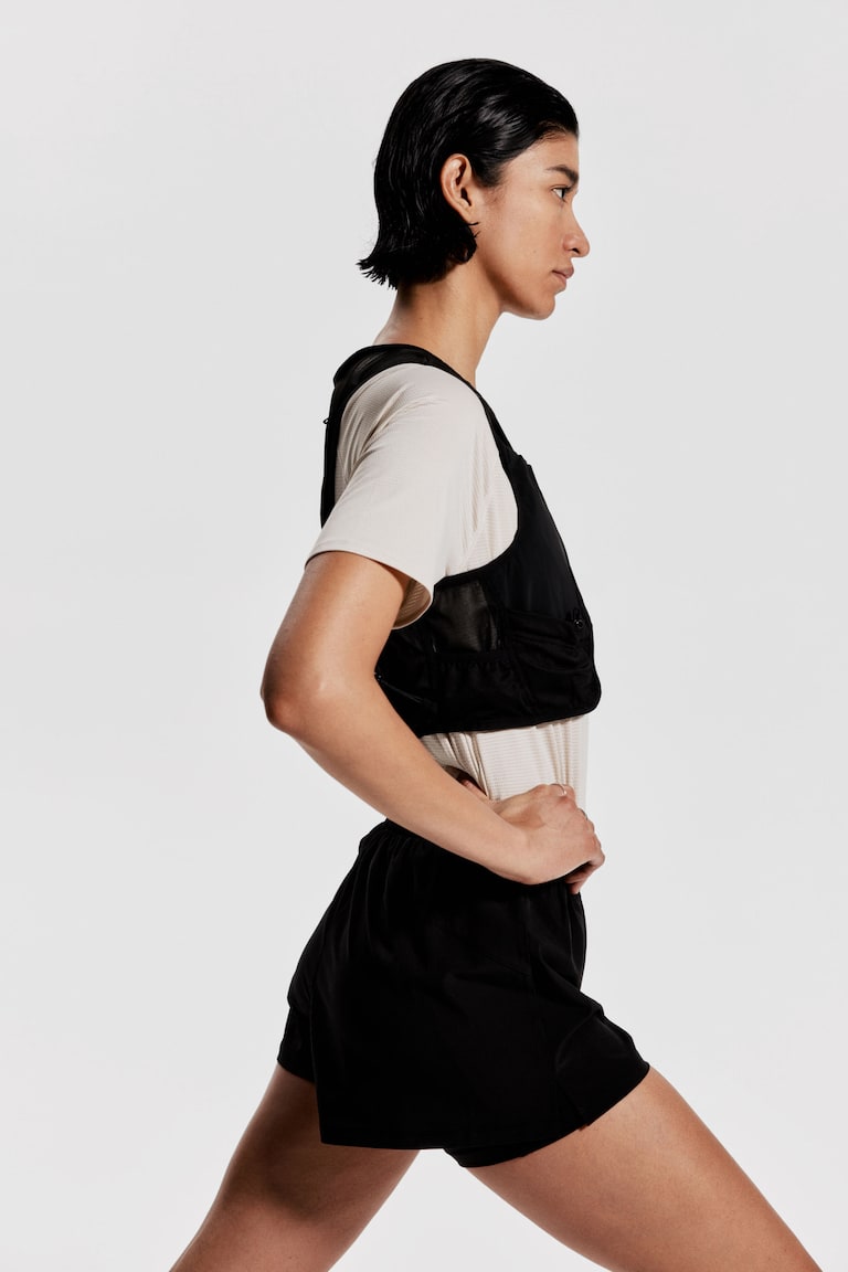 H&M Doppellagige Laufshorts mit DryMove™ Begrenzt auf 3 Tage