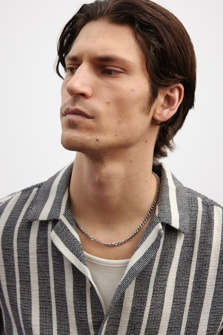 H&M Freizeithemd mit Struktur in Regular Fit Begrenztes Angebot