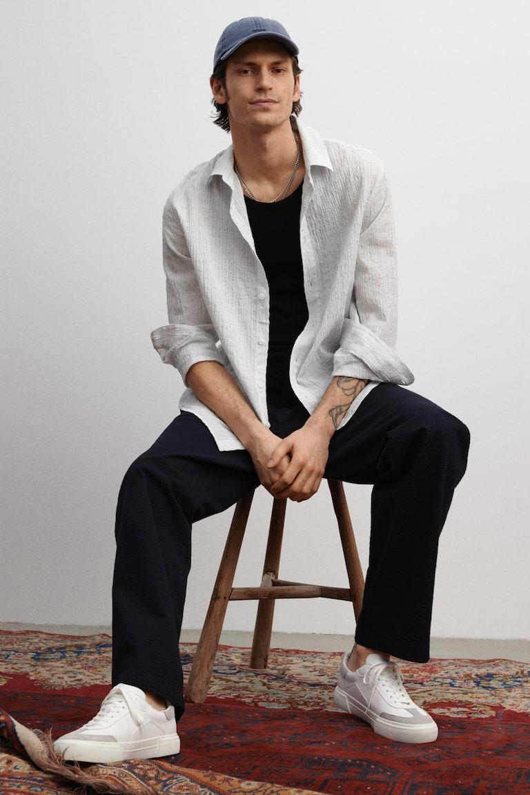 H&M Seersucker-Hose in Relaxed Fit Weihnachtsangebot