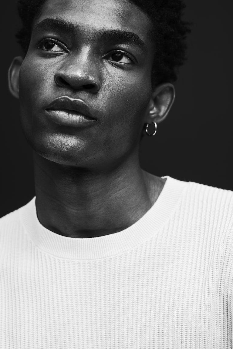 H&M T-Shirt in Rippstrick Regular Fit Jubiläumsangebot