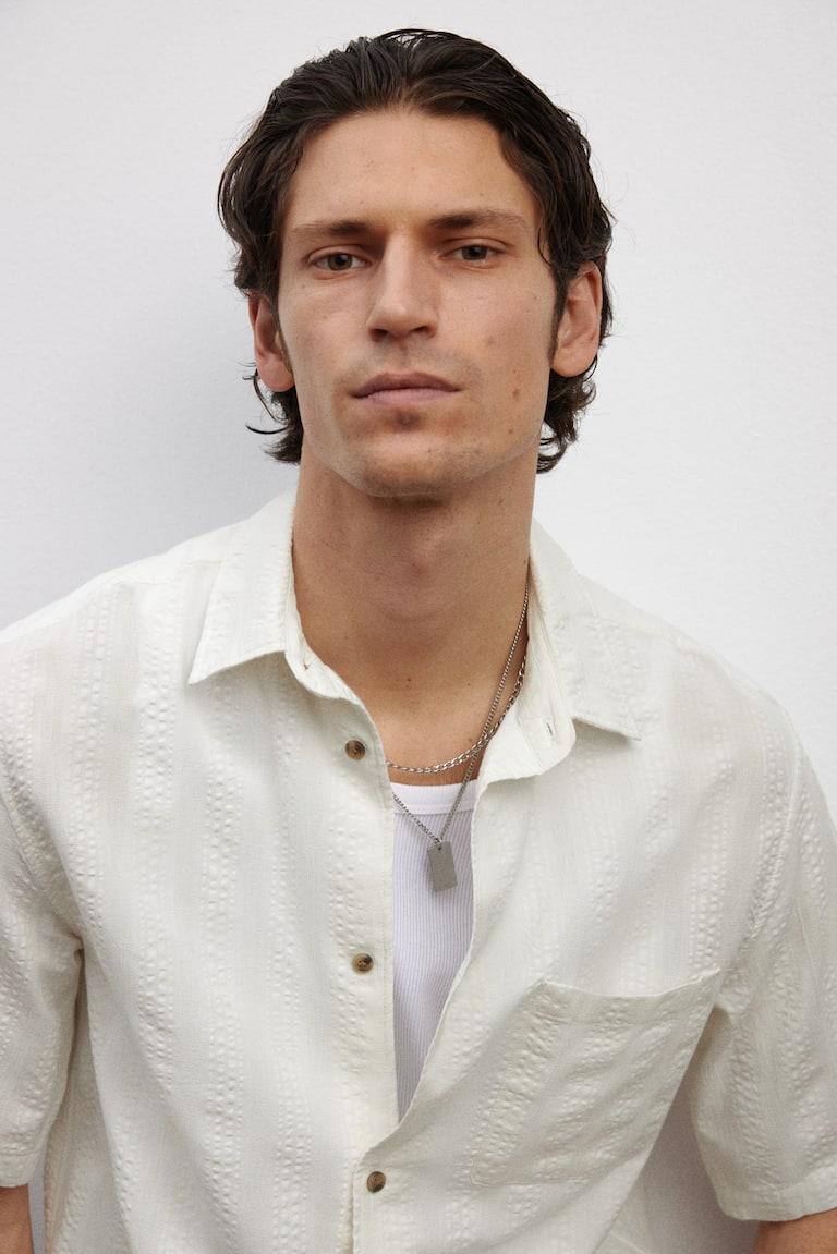 H&M Kurzarmhemd mit Struktur in Regular Fit Top Angebot