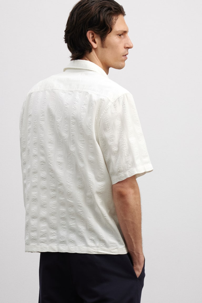 H&M Kurzarmhemd mit Struktur in Regular Fit Top Angebot
