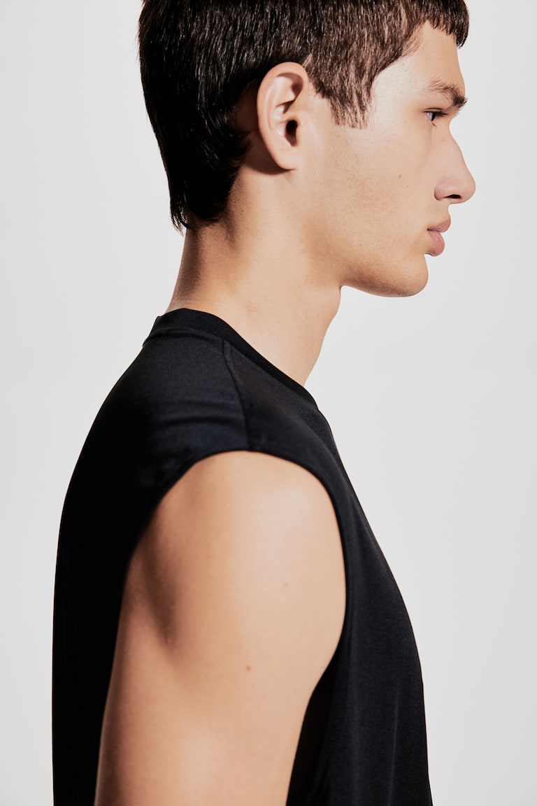 H&M Sport-Tanktop mit DryMove™ in Regular Fit Online Outlet