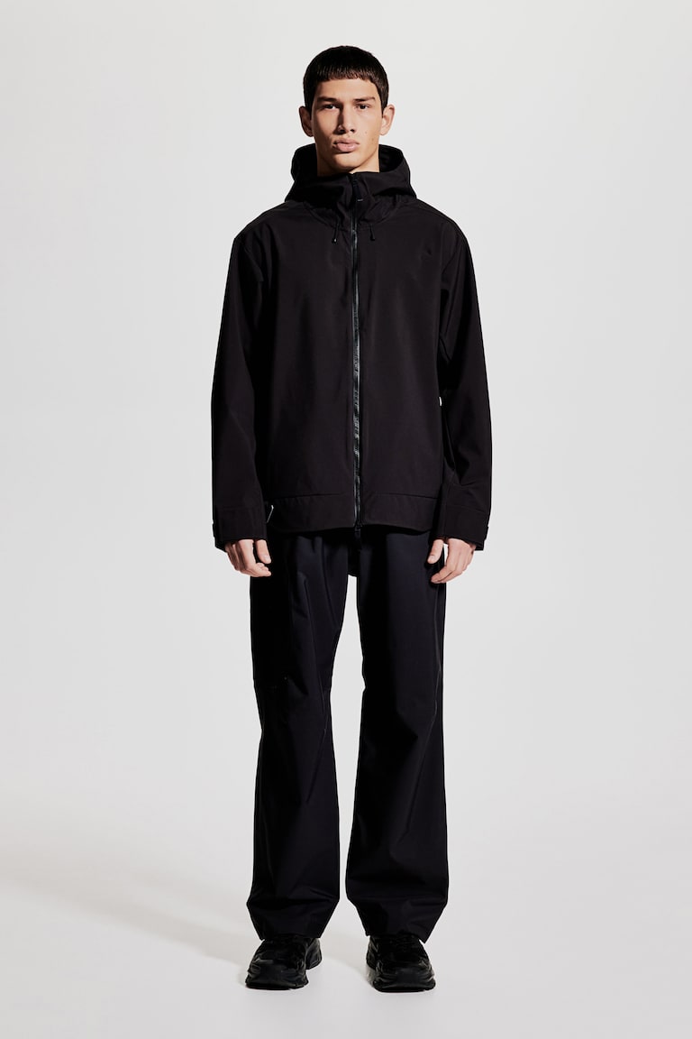 H&M Wasserabweisende Softshelljacke in Regular Fit Blitzangebot
