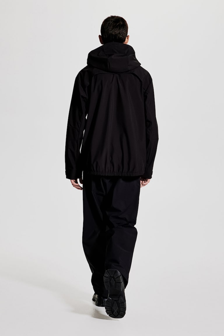 H&M Wasserabweisende Softshelljacke in Regular Fit Blitzangebot