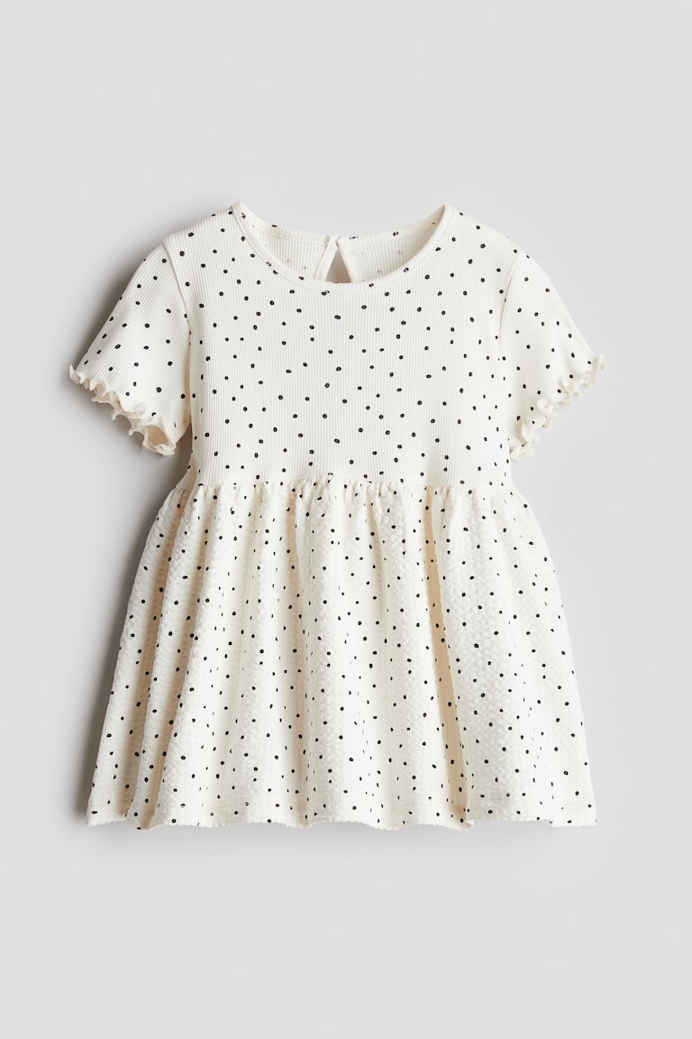 H&M Ausgestelltes Kleid 50% Rabatt mit kostenlosem Versand