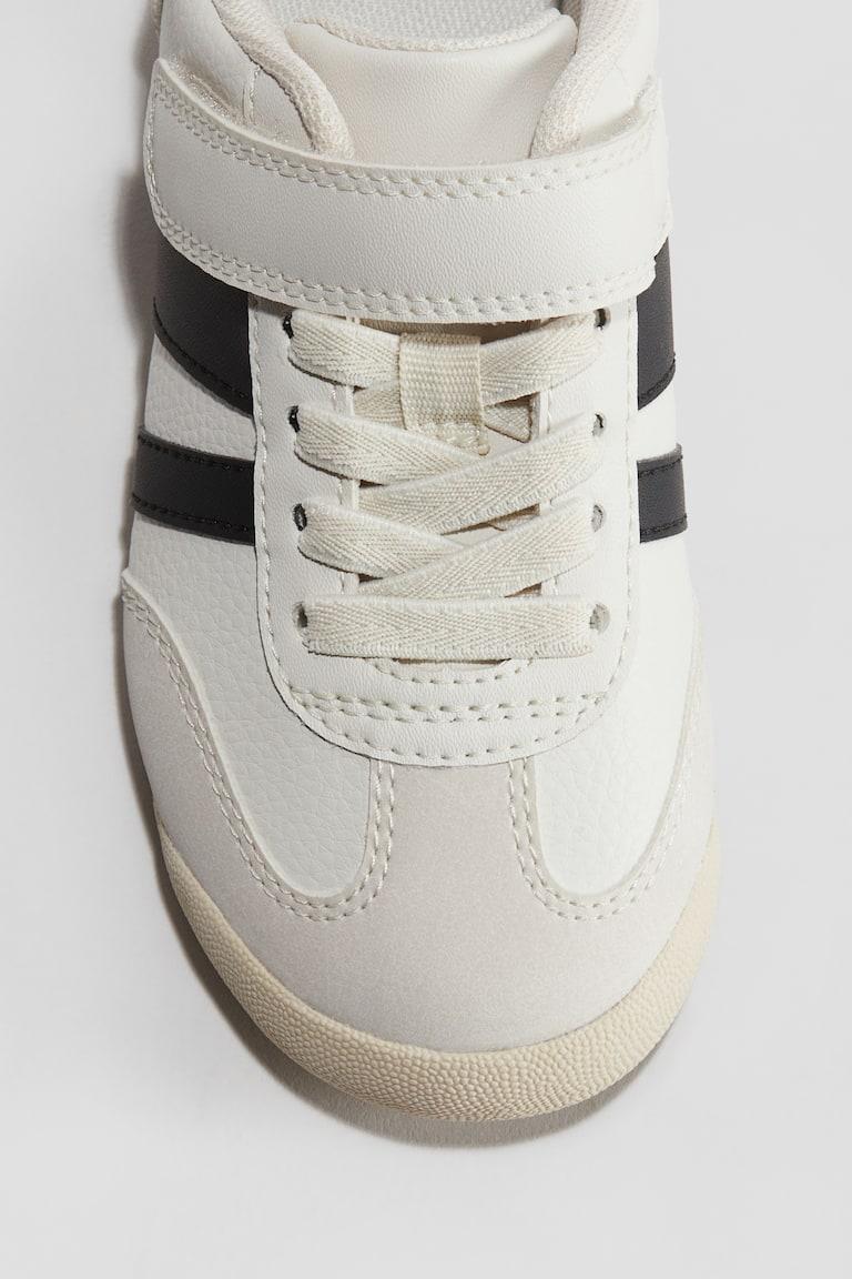 H&M Sneaker Valentinstagsangebot