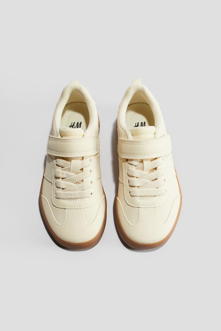 H&M Sneaker Zeitbegrenzte Promotion