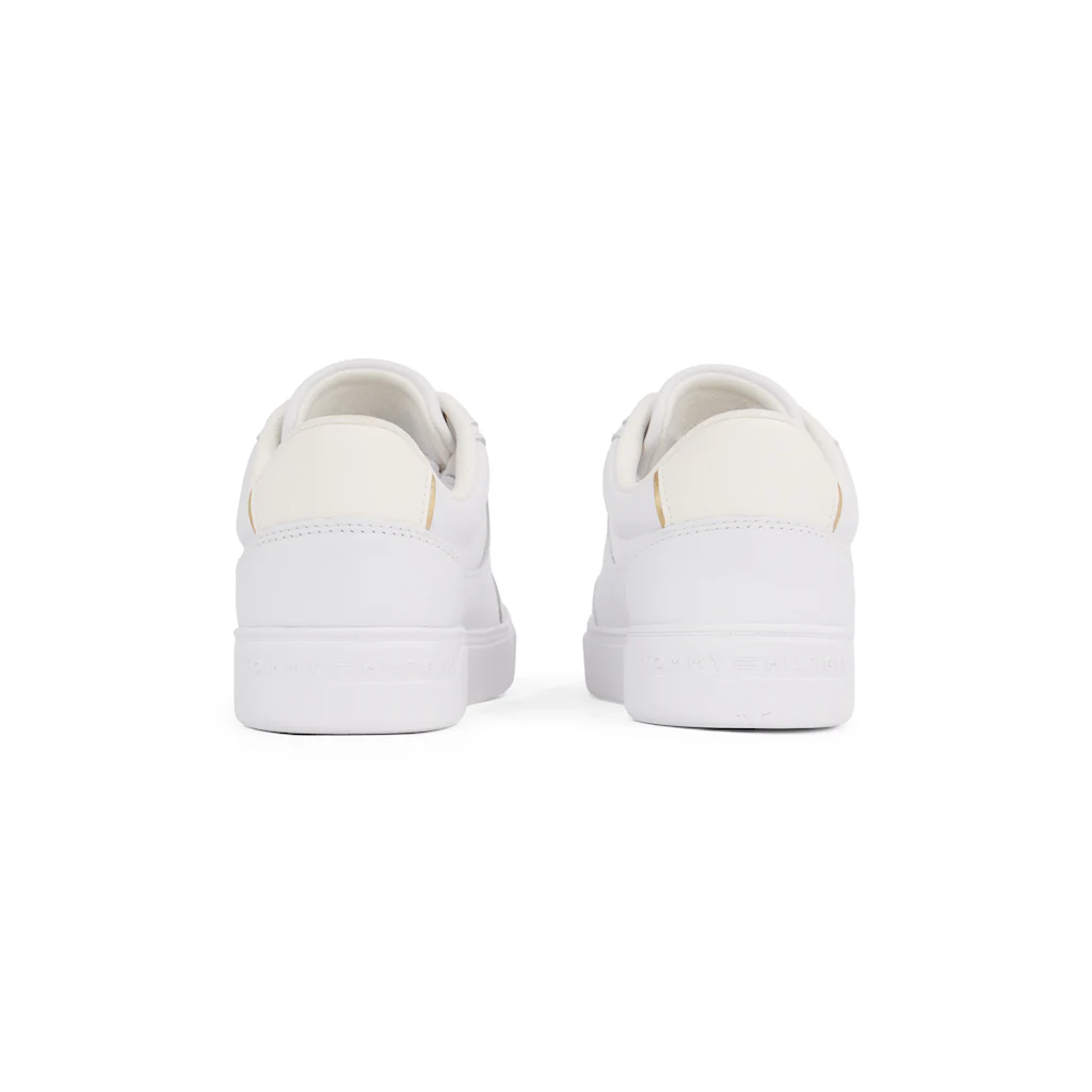 Tommy Hilfiger Plateausneaker »ESSENTIAL CHIC COURT SNEAKER« Freizeitschuh Schnürschuh Halbschuh mit TH-Schmuckelement online kaufen Neueste Mode