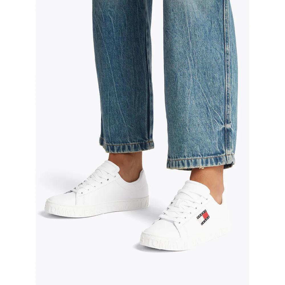 Tommy Jeans Plateausneaker »TJW LOGO OUTSOLE SNEAKER ESS« Freizeitschuh Halbschuh Schnürschuh mit seitlicher Logoflagge kaufen Flash Sale