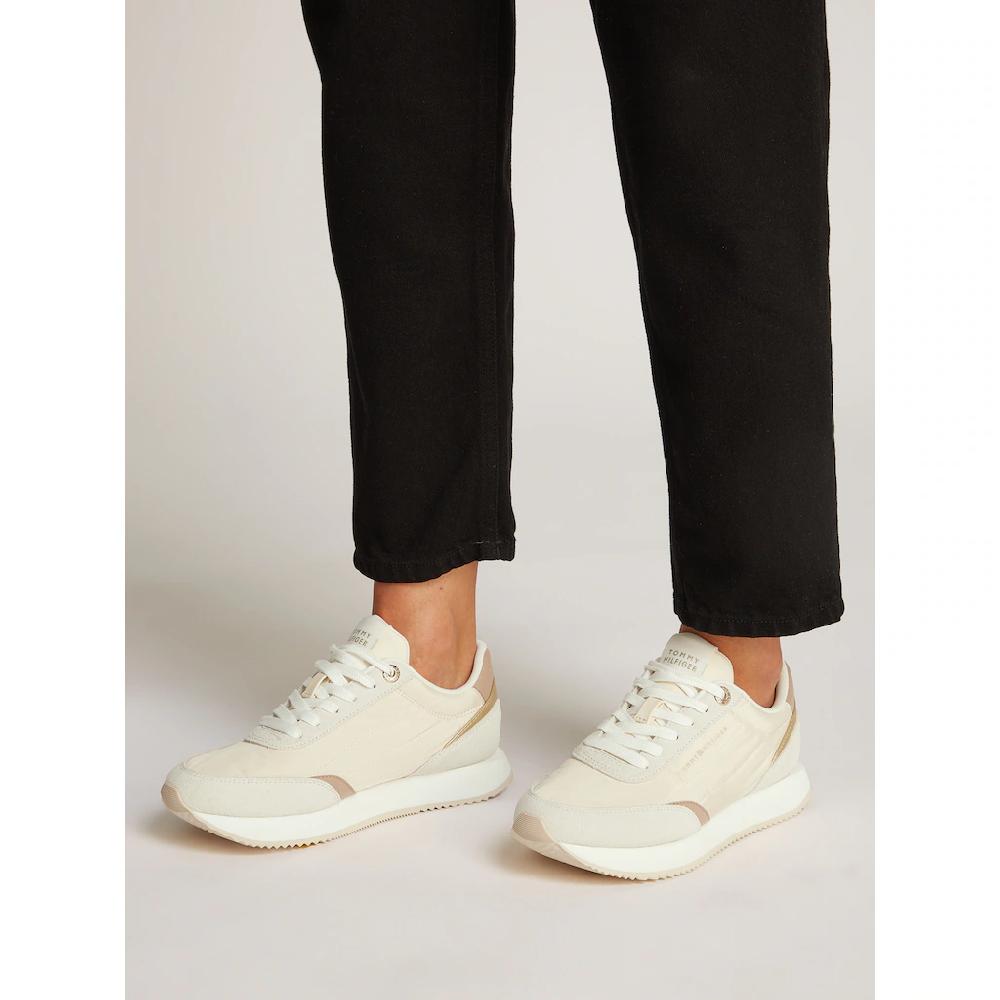 Tommy Hilfiger Plateausneaker »ESSENTIAL RUNNER« Freizeitschuh Halbschuh Schnürschuh mit Kontrastbesätzen online bestellen Weihnachtsangebot