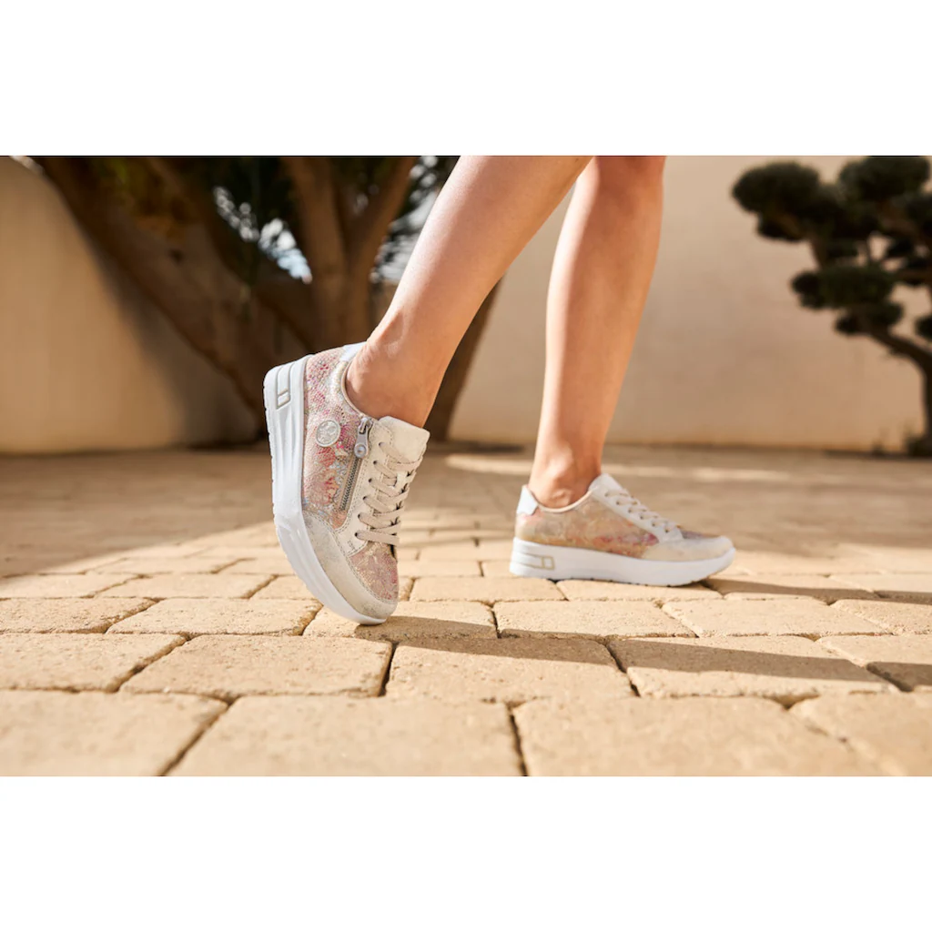 Rieker Plateausneaker Freizeitschuh Schnürschuh Halbschuh mit dezentem Goldschimmer ▷ für Kauf eins, bekomm eins gratis